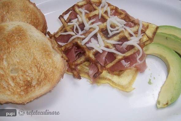 Sandwich-omleta la Aparatul de Waffle