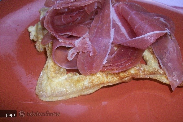 Sandwich-omleta la Aparatul de Waffle