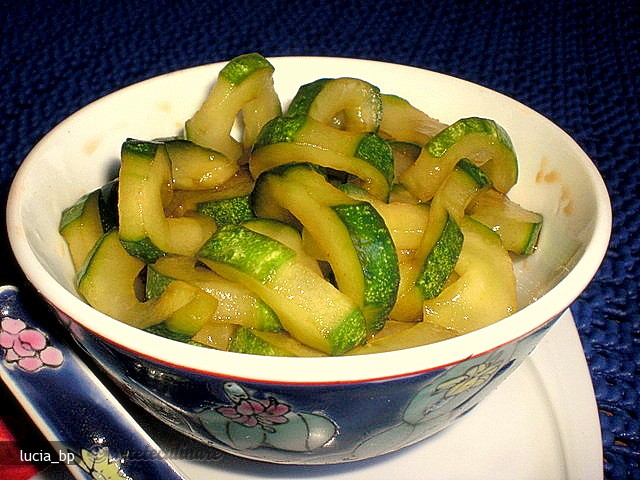 Altfel de Salata din Castraveti