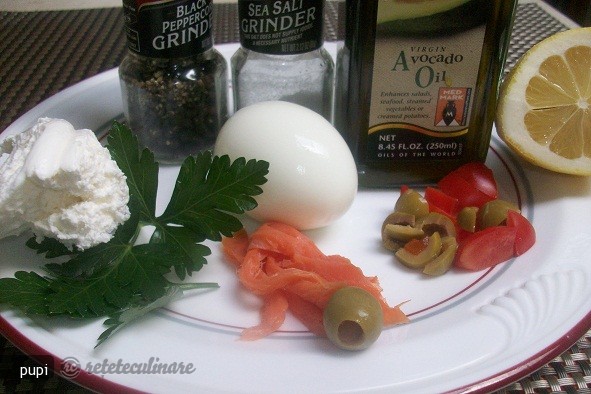 Salata de Ou cu Rosii si Branza