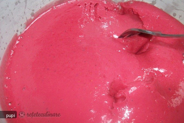 Raspberry Frozen Yogurt