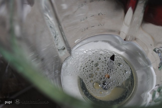 Smoothie cu Piersici si Mure
