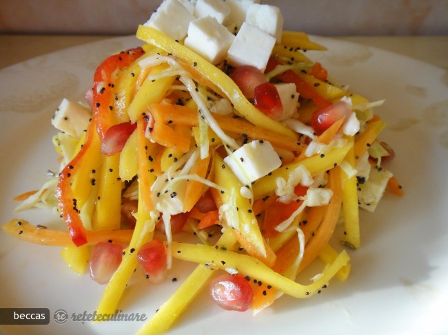 Salata cu Mango, Rodie, Feta si Dressing cu Ghimbir