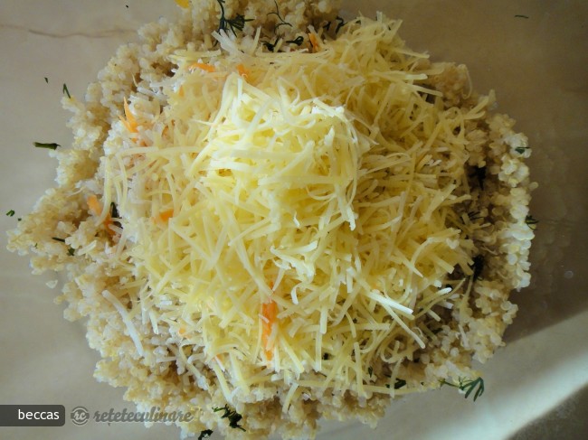 Burger Vegetarian cu Quinoa si Salata cu Rosii Semi-uscate