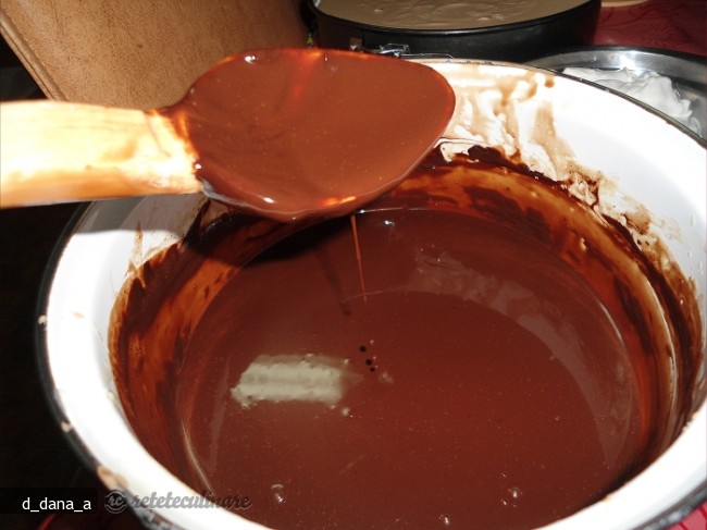 Tort `Mousse Au Chocolat`