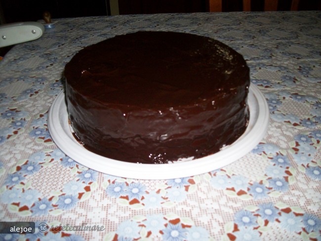 Mud Cake sau Tort cu Multa Ciocolata