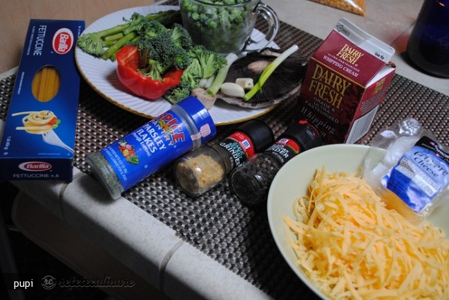 Fettuccine Primavera (Paste cu Legume)