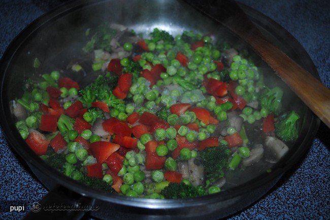 Fettuccine Primavera (Paste cu Legume)