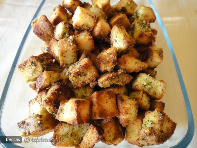 Crutoane cu Pesto