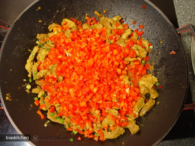 Curry din Carne de Porc cu Galuste din Couscous