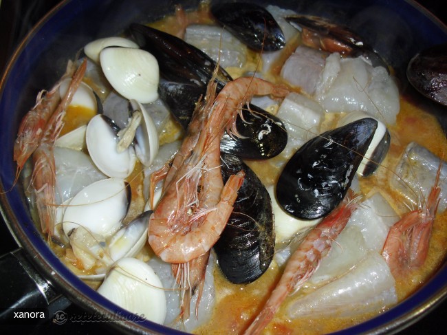 Peste Unditar cu Fructe de Mare