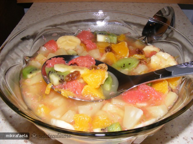 Salata `mea` de Fructe