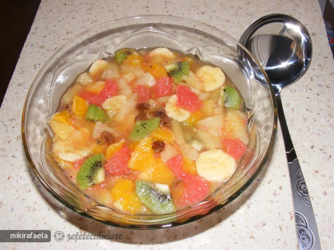 Salata `mea` de Fructe