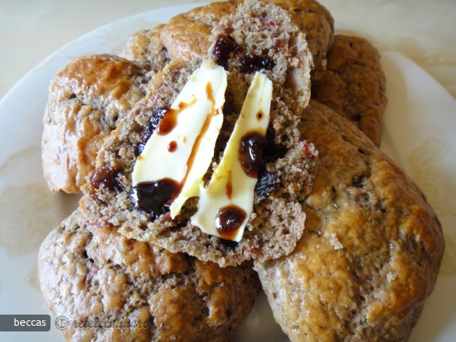 Scones cu Stafide, Zmeura si Capsuni