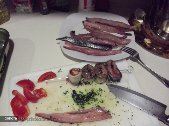 Macrou la Cuptor in Sos Tomat