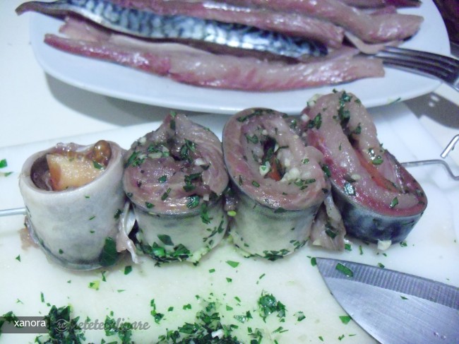 Macrou la Cuptor in Sos Tomat