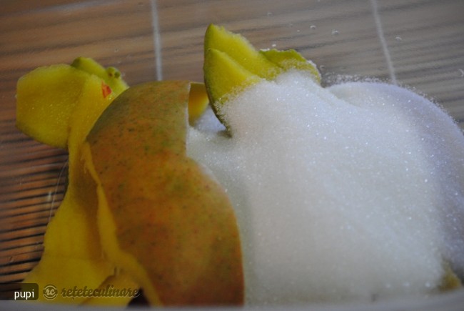 Pregatirea Siropului de Mango Pentru Insiropat Prajituri