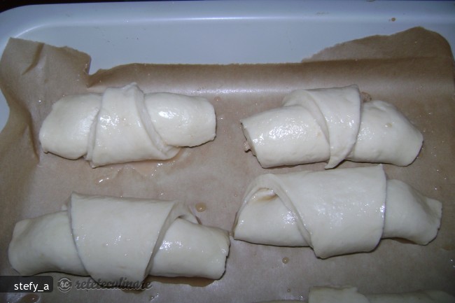 Cornuri Pufoase cu Mere