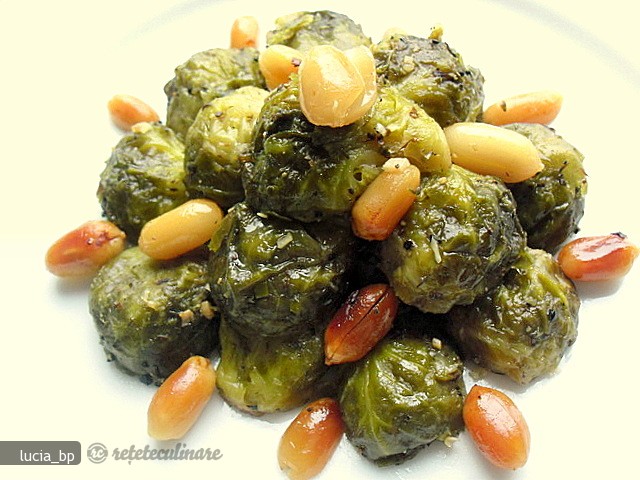 Varza de Bruxelles cu Arahide