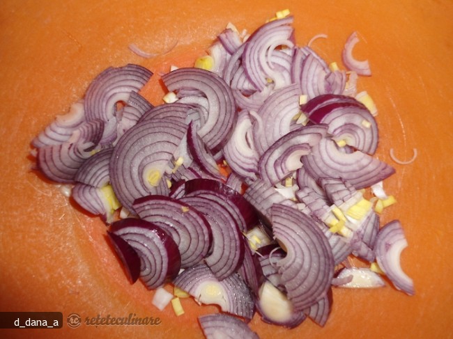 Salata de Conopida cu Ceapa Rosie