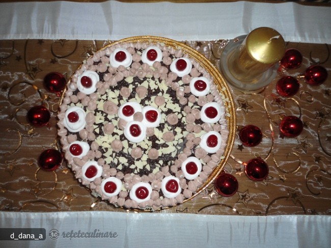 Tort cu Crema `Mousse Au Chocolat`