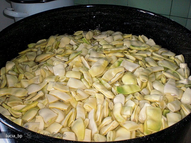 Fasole Verde la Borcan