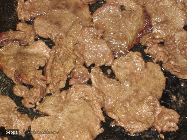 Muschi de Vita la Wok cu Orez si Zarzavat