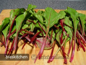 Salata Calda din Frunze de Sfecla Mangold