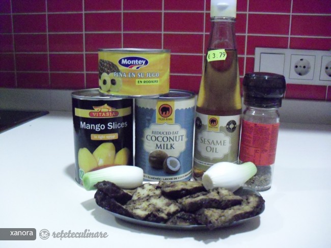Seitan Garam Masala cu Mango, Ananas si Lapte de Cocos