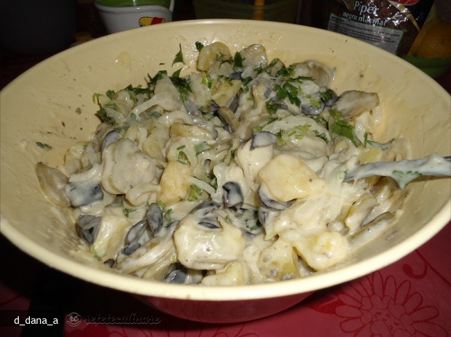 Salata de Cartofi cu Ceapa Oparita si Aroma de Lamaie