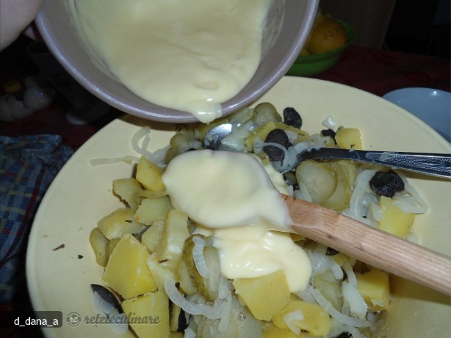 Salata de Cartofi cu Ceapa Oparita si Aroma de Lamaie