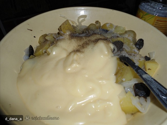 Salata de Cartofi cu Ceapa Oparita si Aroma de Lamaie