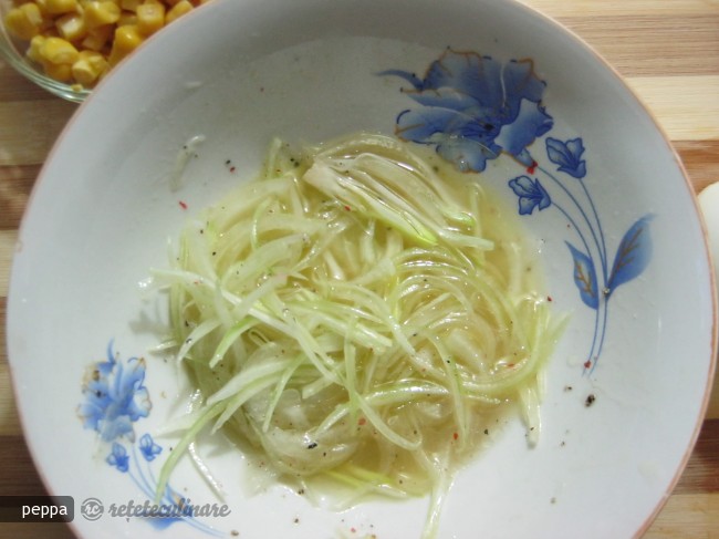 Salata de Ton pe Biscuiti de Secara Spelta