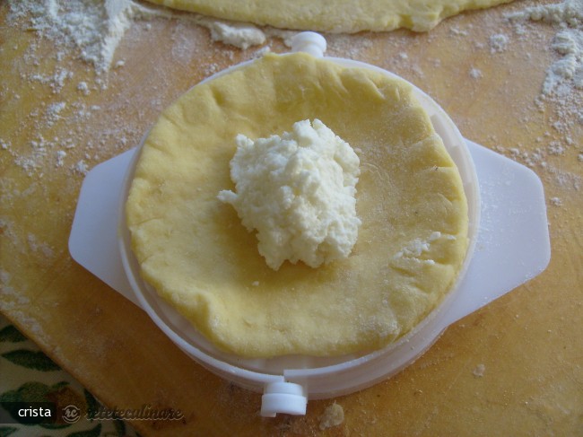 Bryndzove Pirohy (Coltunasi Slovaci cu Brinza)