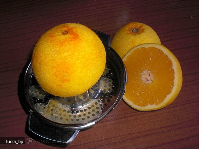 Cum se Stoarce Sucul Citricelor