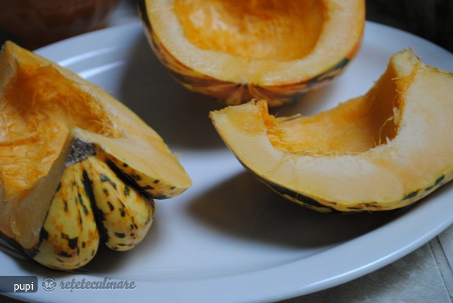 Salata de Iarna pe Pat de Dovleac Copt