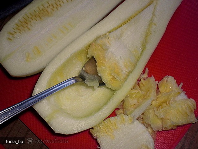 Salata Picanta din Dovlecei