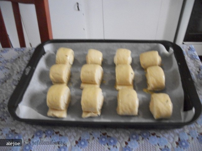 Rulouri cu Rosmarin si Parmezan