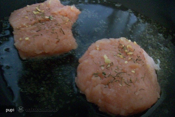 Somon Dietetic si Medalion cu Sos de Macris