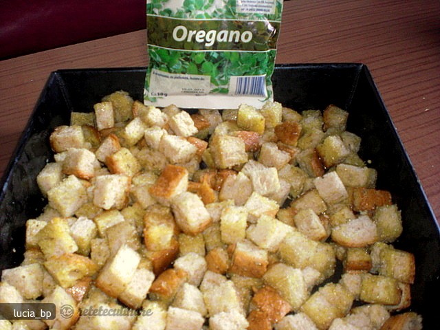 Crutoane Aromate cu Turmeric si Oregano