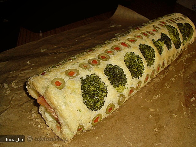 Rulada cu Somon Afumat si Crema de Unt