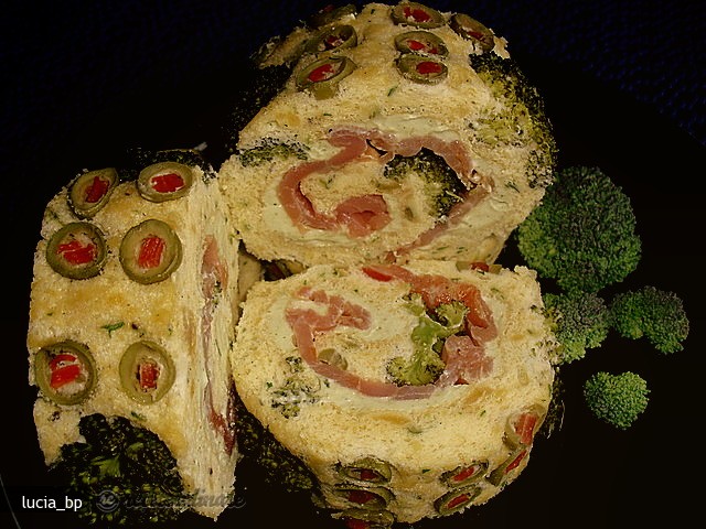 Rulada cu Somon Afumat si Crema de Unt