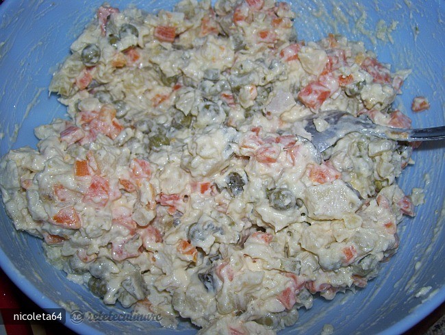 Salata de Legume cu Peste