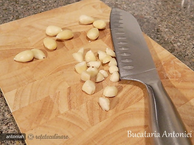 Biscuiti cu Migdale si Ciocolata