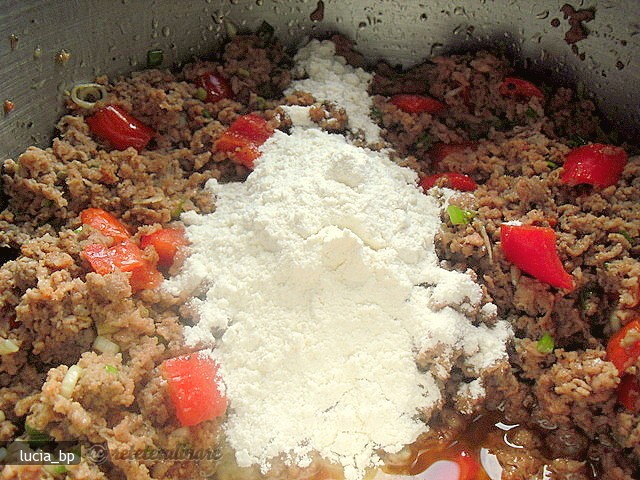 Pate Chinois (placinta cu Carne in Crusta de Cartofi Piure)