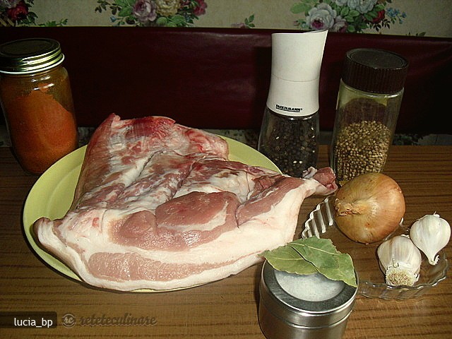 Slanina de Gusa, Papricata