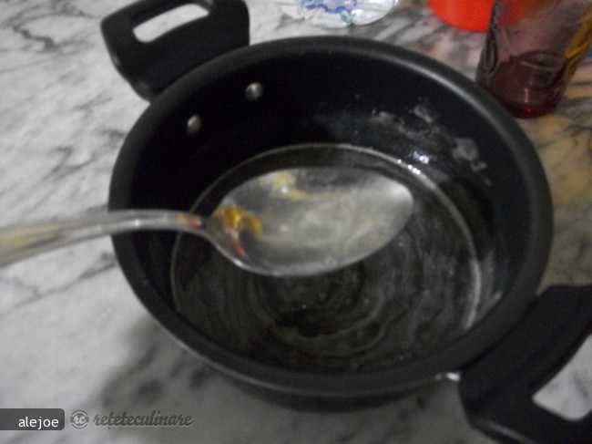 Lemon Poppy Seed Cake (Tort de lamaie si seminte de mac)