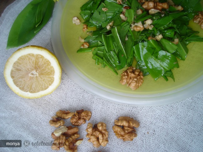 Salata de Leurda cu Miez de Nuca