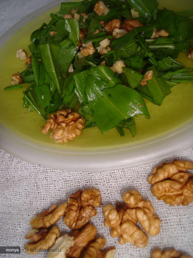 Salata de Leurda cu Miez de Nuca