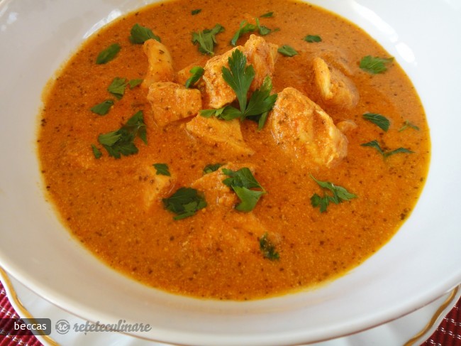 Murgh Makhani - Reteta de Curry cu Iaurt, Mirodenii si Rosii